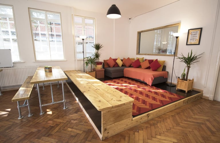  Office | Creative Space | Beauty Room | Workspace | Commercial unit in Leytonstone East London E10 