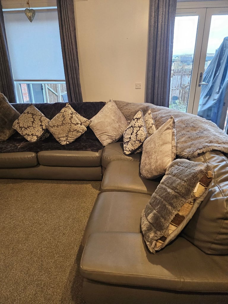 Grey leatherette suite for sale 