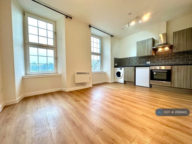 Studio flat in High Street, Dumbarton, G82 (#2668410)