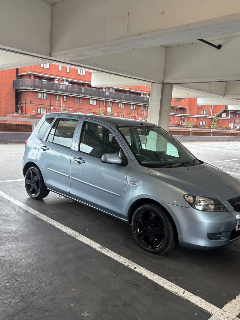 CLUTH GOING SLOWLY Mazda, 2, Hatchback, 2005, Manual, 1388 (cc), 5 doors