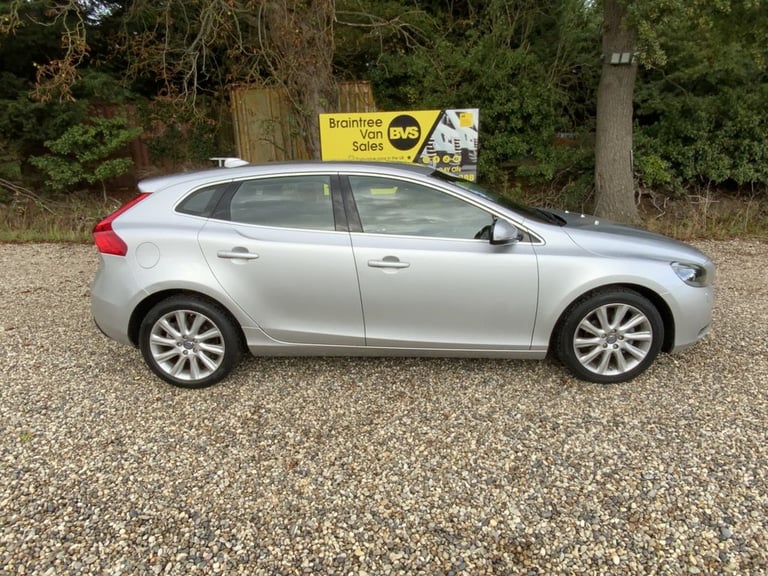 2014 Volvo V40 1.6 D2 SE Lux Nav Hatchback 5dr Diesel Manual Euro 5 (s/s) (115 ps) Hatchback Dies...