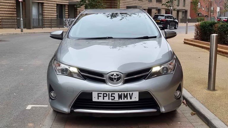 Toyota Auris 1.6 V-Matic Icon Plus Euro 5 | 5-Door Hatchback | ULEZ Compliant | Long MOT