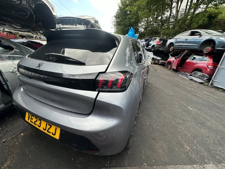   PEUGEOT 208 2023 1.2 PETROL BREAKING FOR PARTS 