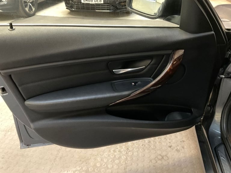 2013 BMW 3 Series 320d Luxury 5dr Step Auto ESTATE DIESEL Automatic