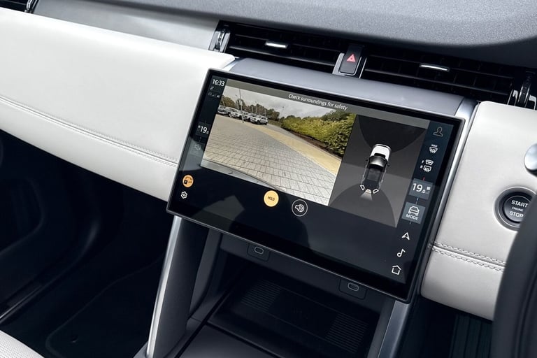 2025 Land Rover Discovery Sport 2.0 D200 Dynamic HSE 5dr SUV DIESEL Automatic