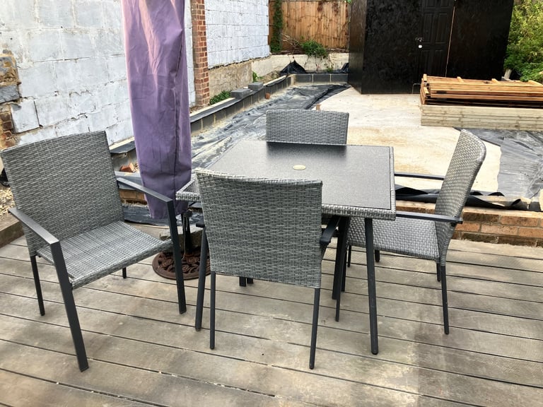 Wratten 2 x sun loungers, 4 chairs and glass top table including umbrella and stand 