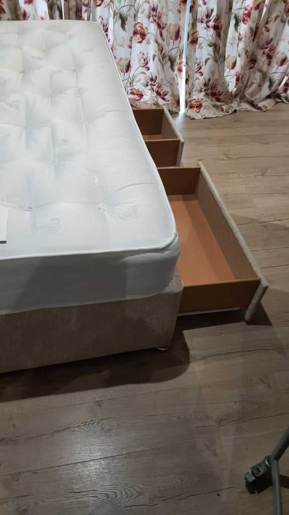 Small Double Divan bed & mattress