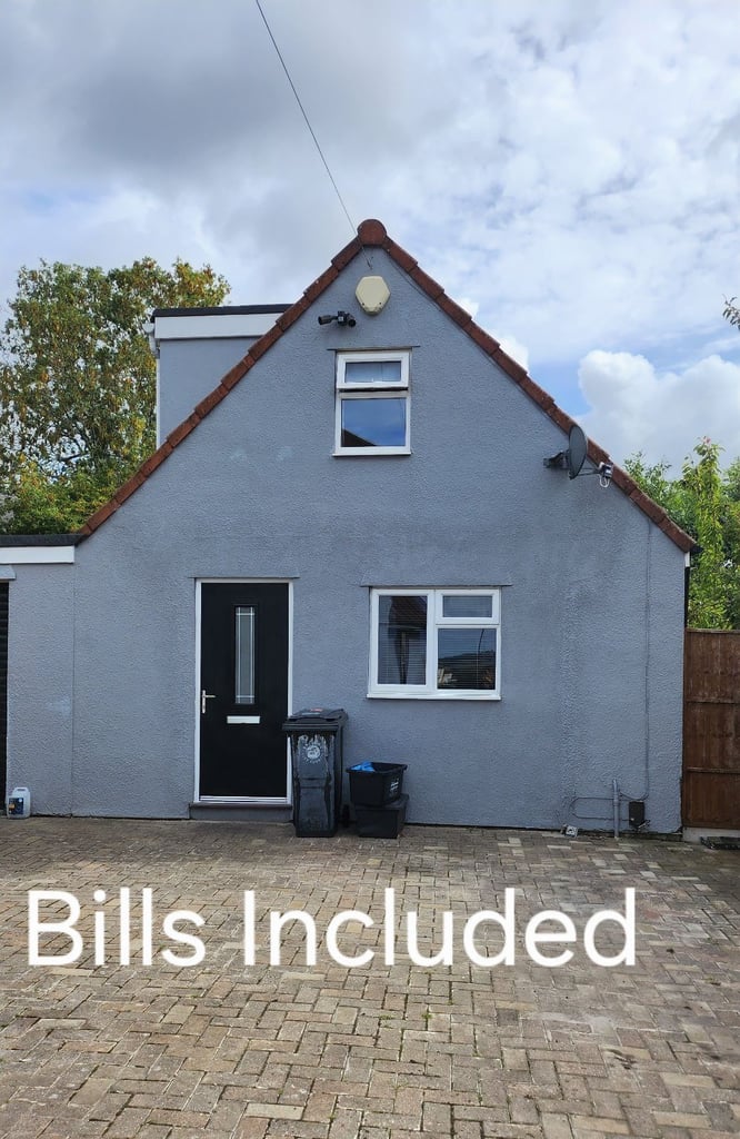 Detached annexe (bills included)
