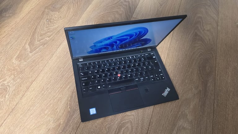 Lenovo ThinkPad X1 Carbon laptop Full HD IPS screen Intel Core i5 processor 512gb SSD