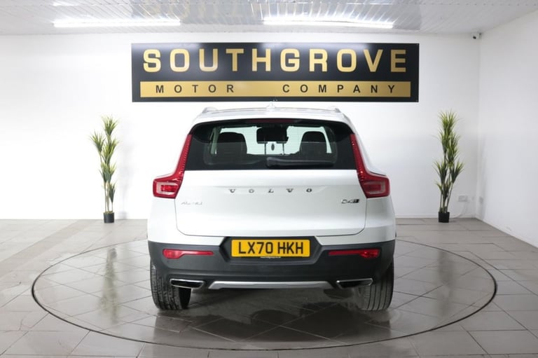 2020 Volvo XC40 2.0 D4 Inscription SUV 5dr Diesel Auto AWD Euro 6 (s/s) (190 ps) ESTATE Diesel Au...