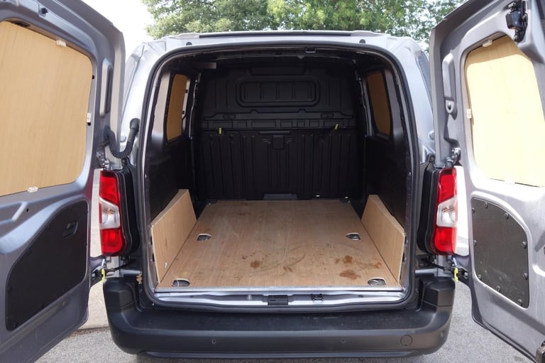 Peugeot Partner 1000 1.5 BlueHDi 100 Professional Premium + Van DIESEL 2023/23