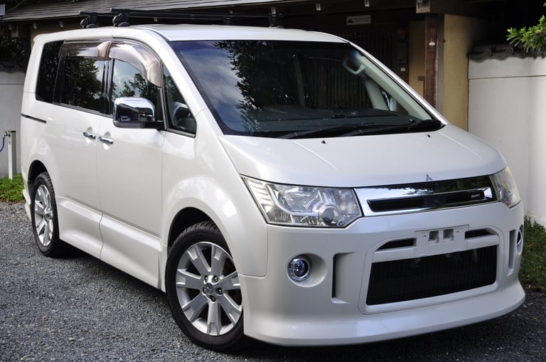 2010 Mitsubishi Delica D5 4WD ROADEST MPV Petrol Automatic
