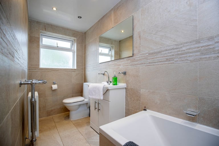 image for 🌟 STUNNING 2 -BEDROOM FLAT – FULLY FURNISHED – EX-AIRBNB QUALITY! Rodsley Ave Gateshead NE8 4LA, 