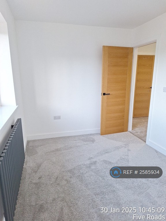 4 bedroom house in Llys Bryn Gwyrdd, Llanelli, SA15 (4 bed) (#2585934)