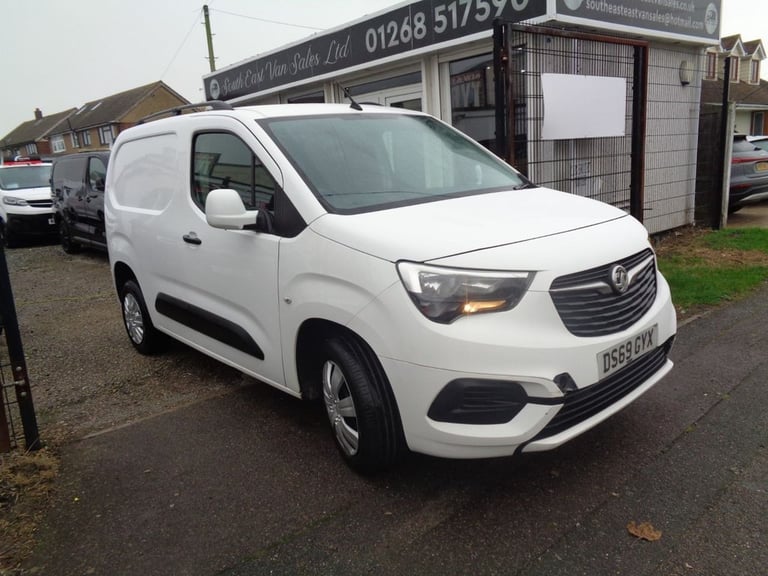 image for 2019 69 VAUXHALL COMBO 1.6 TURBO D 2300 SPORTIVE PANEL VAN 4DR DIESEL NO VAT 