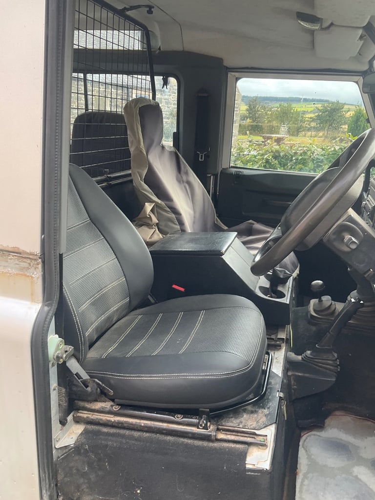 Land Rover, DEFENDER 90 G4 LE, Estate, 2004, 2495 (cc), 5 doors