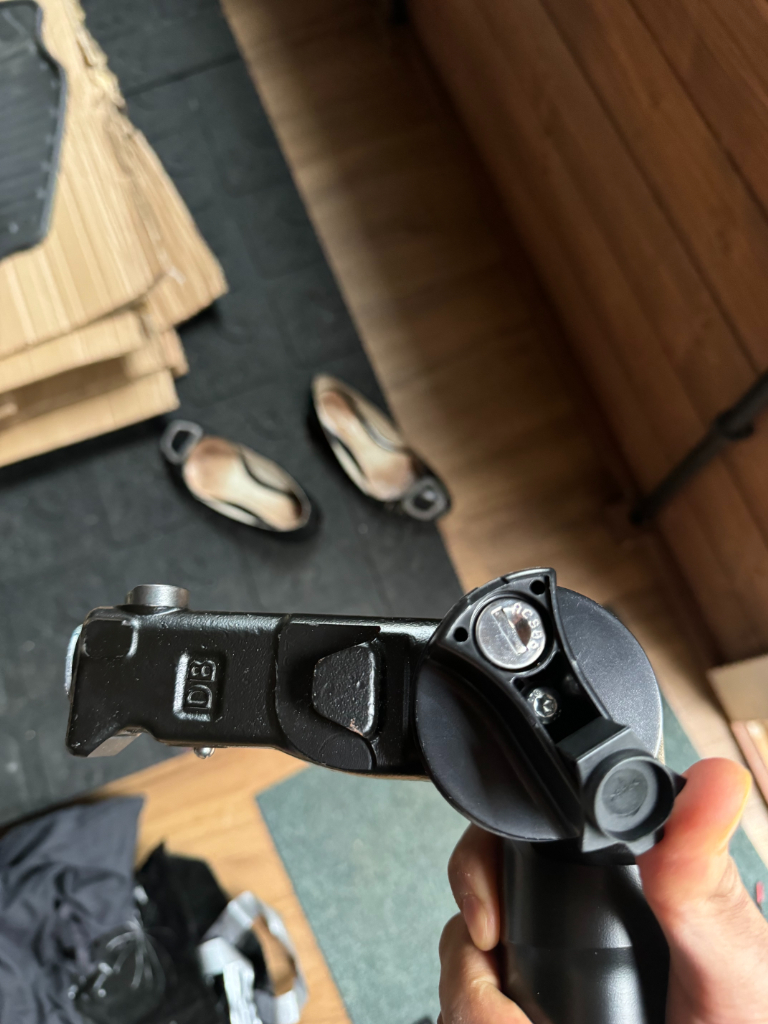 Brand New Genuine Land Rover discovery sport tow bar