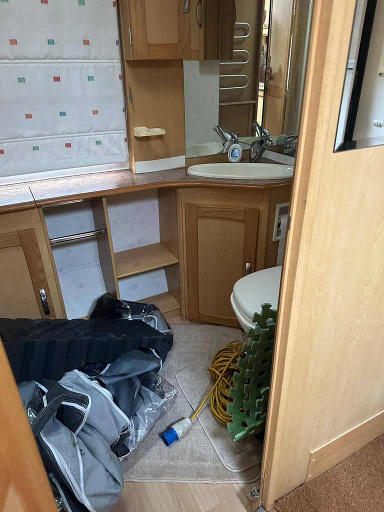 2005 Elddis Xscape 482/ 2 berth
