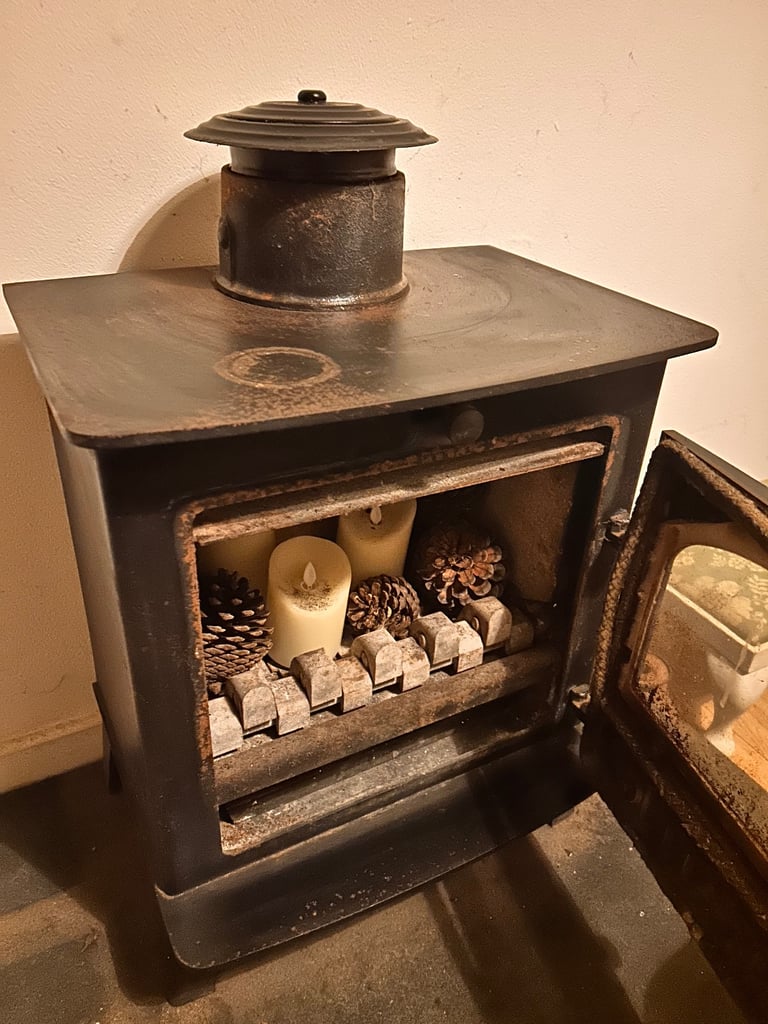 Small log burner cast iron