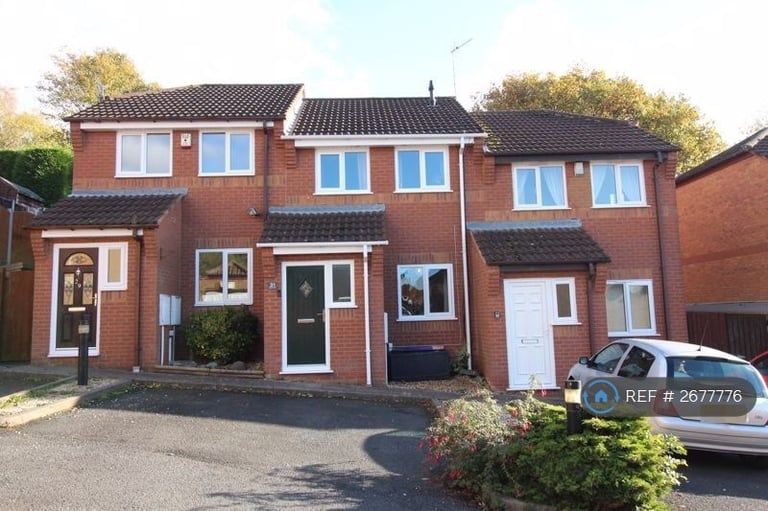 2 bedroom house in Surrey Drive, Kingswinford, DY6 (2 bed) (#2677776)