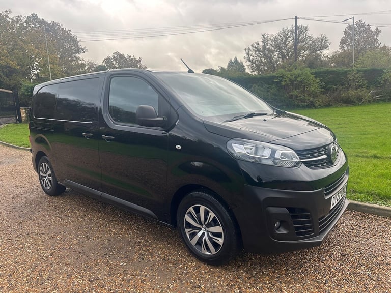 2022 Vauxhall Vivaro 2700 1.5d 100PS Dynamic H1 Van PANEL VAN DIESEL Manual
