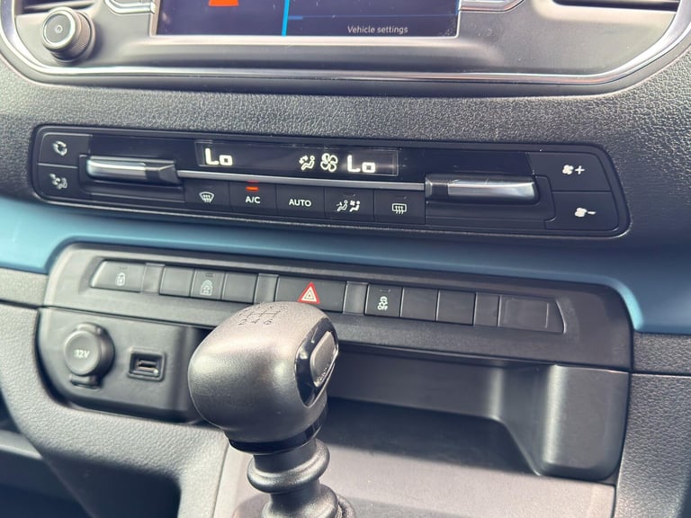 2017 Peugeot Traveller 1.6 BlueHDi Active Standard MPV 5dr Diesel Manual MWB Euro 6 (s/s) (115 ps...