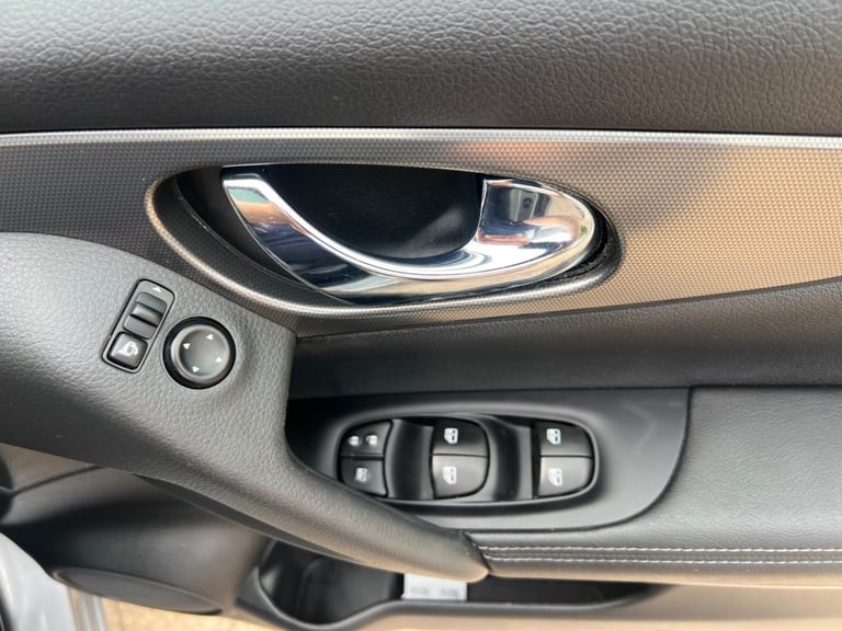 2019 Nissan Qashqai 1.3 DiG-T N-Connecta 5dr HATCHBACK PETROL Manual