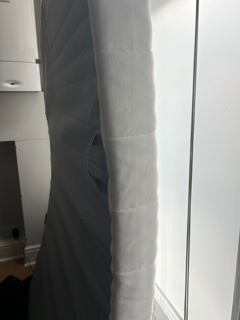 Mattress used for less than 1 month