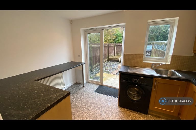 2 bedroom house in Stanks Drive, Leeds, LS14 (2 bed) (#2641336)