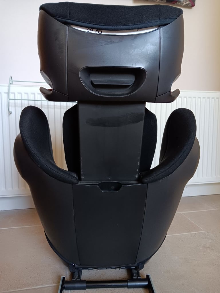 Child car seat aged 3-12, very good condition 