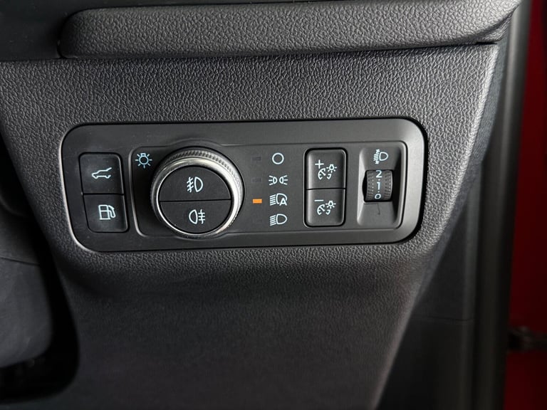 2022 Ford Kuga 2.5 EcoBoost Duratec 14.4kWh ST-Line X CVT Euro 6 (s/s) 5dr HATCHBACK Petrol/Elect...