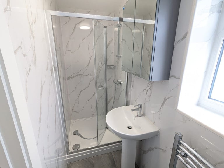 Selection of brand new en-suite rooms to rent in South Harrow. Large kitchen, garden and parking