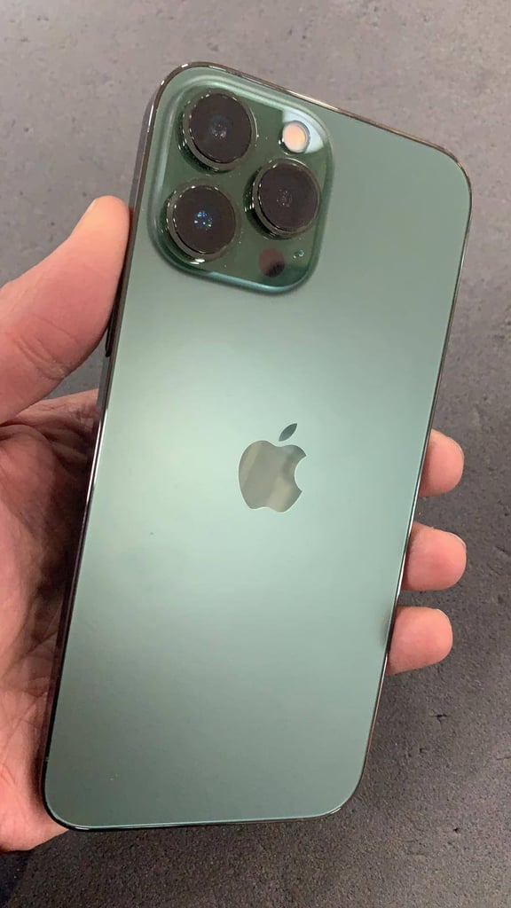 iPhone 13,13 Pro,13 pro Max 128GB Unlocked Immaculate Condition Any Color PICK UP ONLY