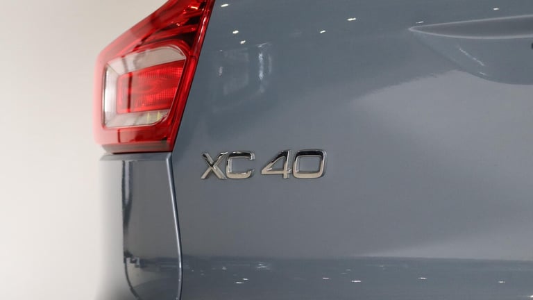  Volvo XC40 T3 R-Design (Lounge Pack, Sunroof, Harman Kardon, 360 Camera, BLIS) Petrol Automatic