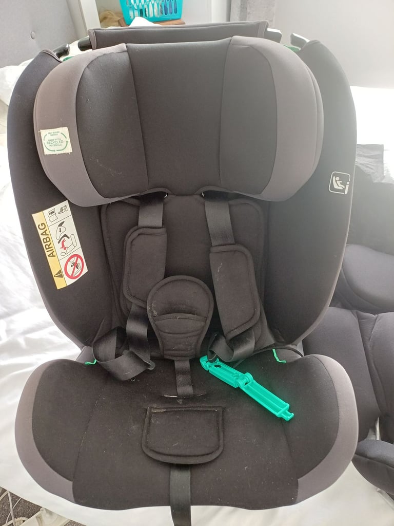 Childs car seat 