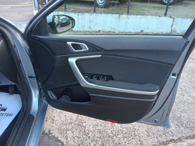 2023 Kia Ceed 1.5T Gdi Isg 2 5Dr Hatchback Petrol Manual