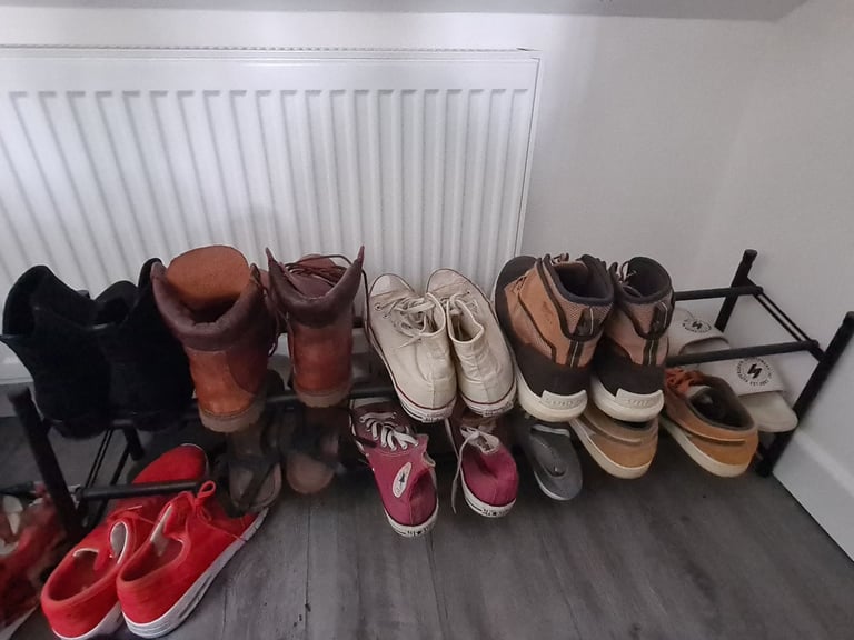 Black metal shoe rack