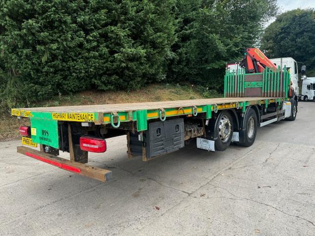 2016 66 DAF CF 290 E6 6x2 28ft3 flat Palfinger PK18002 remote crane