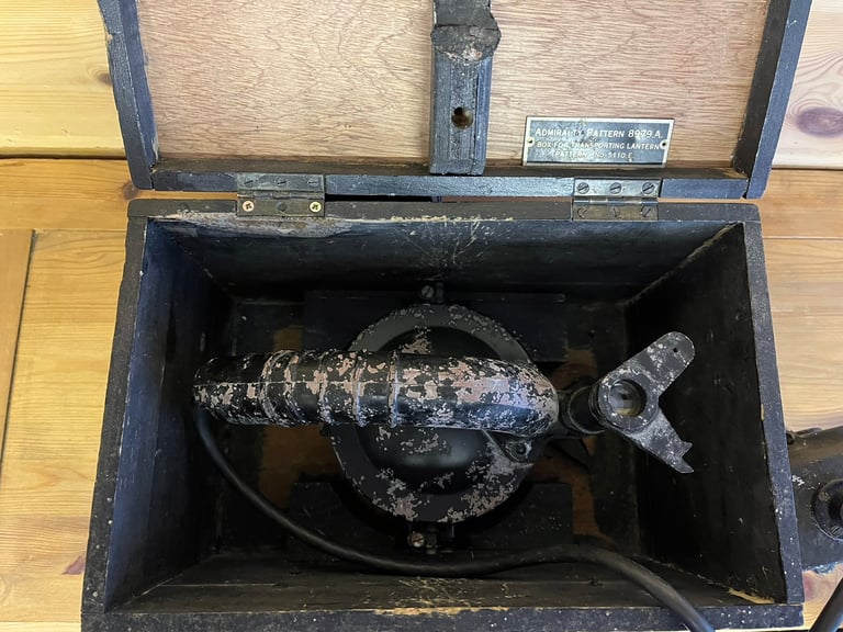 WW2 Admiralty Aldis Signal Lamp 1944 (boxed and working) 