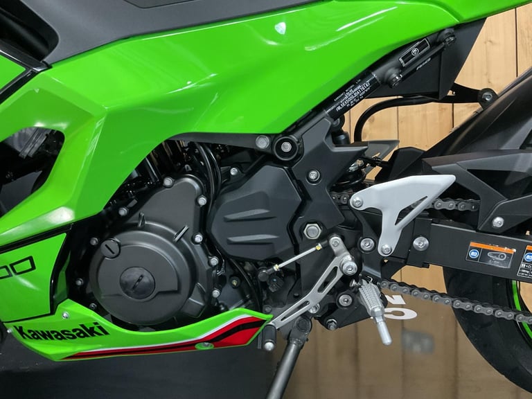 Kawasaki Ninja 500 SE KRT with just 2300 Miles and One Owner! FREE UK DELIVERY!