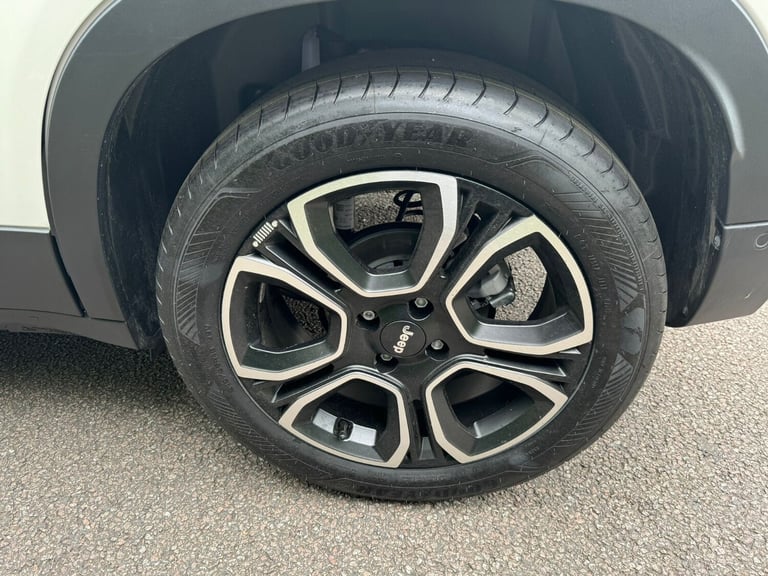 2025 Jeep Avenger 1.2 e-Hybrid Summit 5dr DCT Hatchback Petrol Automatic