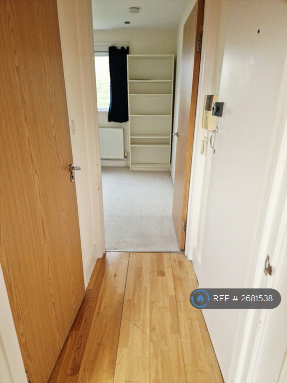 1 bedroom flat in Campden Road, South Croydon, CR2 (1 bed) (#2681538)