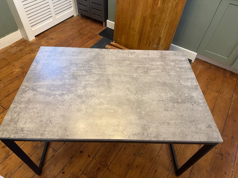 4 x dining room chairs for £30 plus optional free table