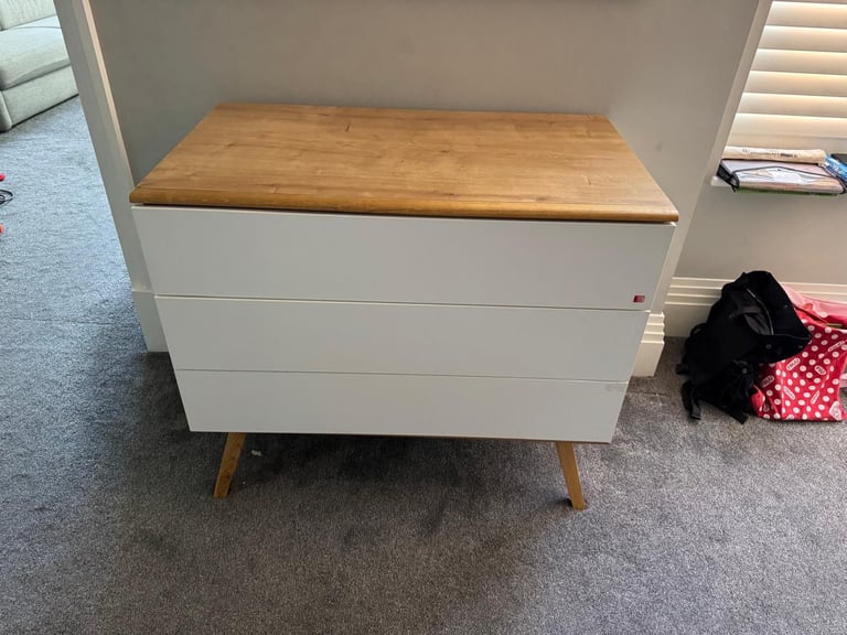 FREE DELIVERY WHITE & OAK CHEST OF 3 DRAWERS GREAT CONDITION