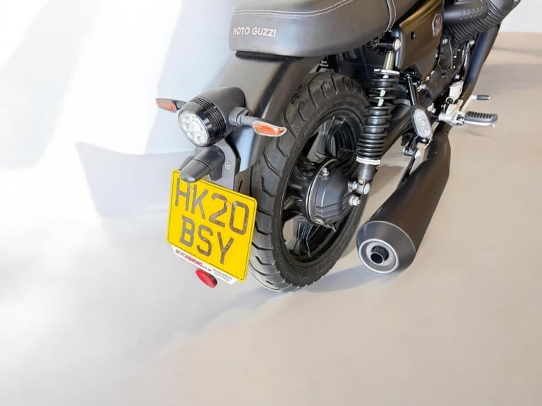 2020 Moto Guzzi V7 744 III Stone Night Pack Euro 4