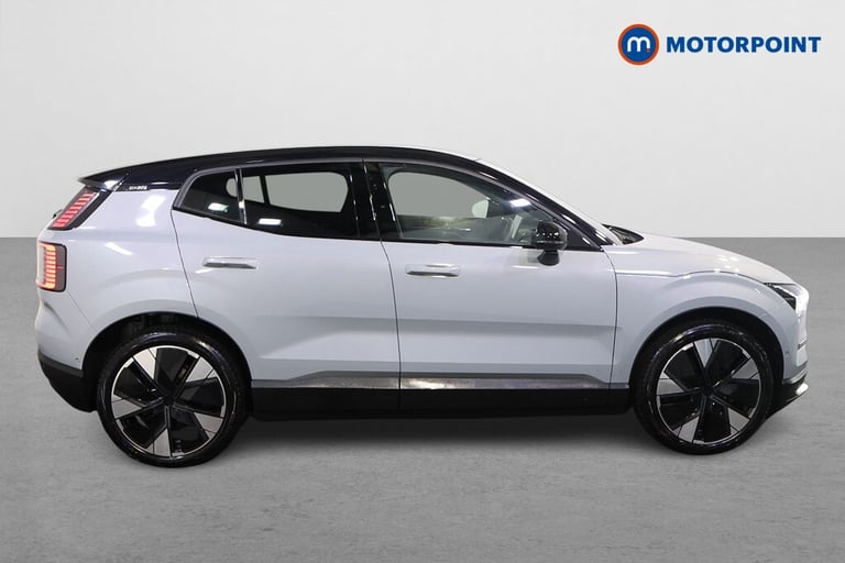 2025 Volvo EX30 200kW SM Extended Range Ultra 69kWh 5dr Auto ESTATE ELECTRIC Automatic