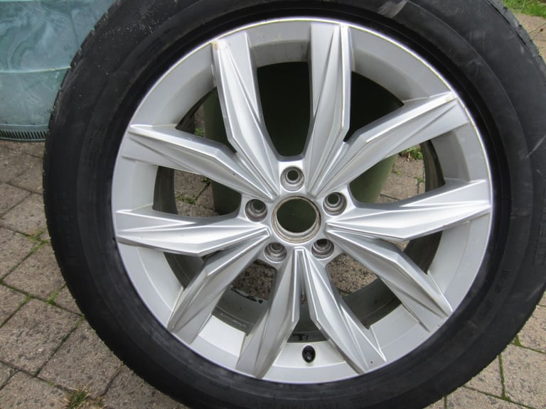 image for VW Tiguan Frankfurt Alloy wheels with Winter tyres 