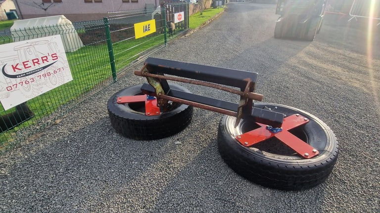 Tractor front loader silage pusher with Chilton brackets 
