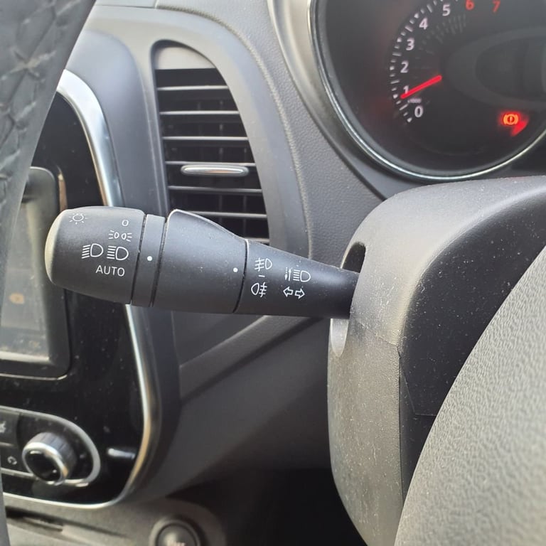 2018 68 RENAULT CAPTUR 0.9 TCE ENERGY ICONIC SUV 5DR PETROL MANUAL EURO 6 (S/S) 