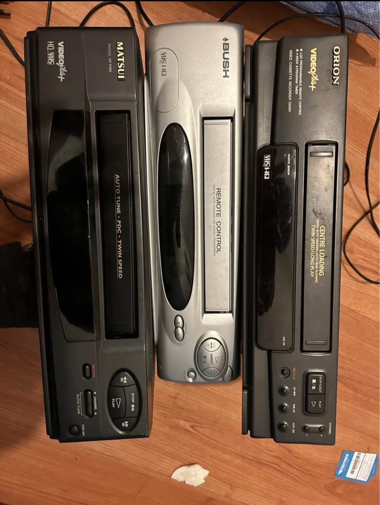 3 vcr video cassette VHS players - faulty - spares or repair